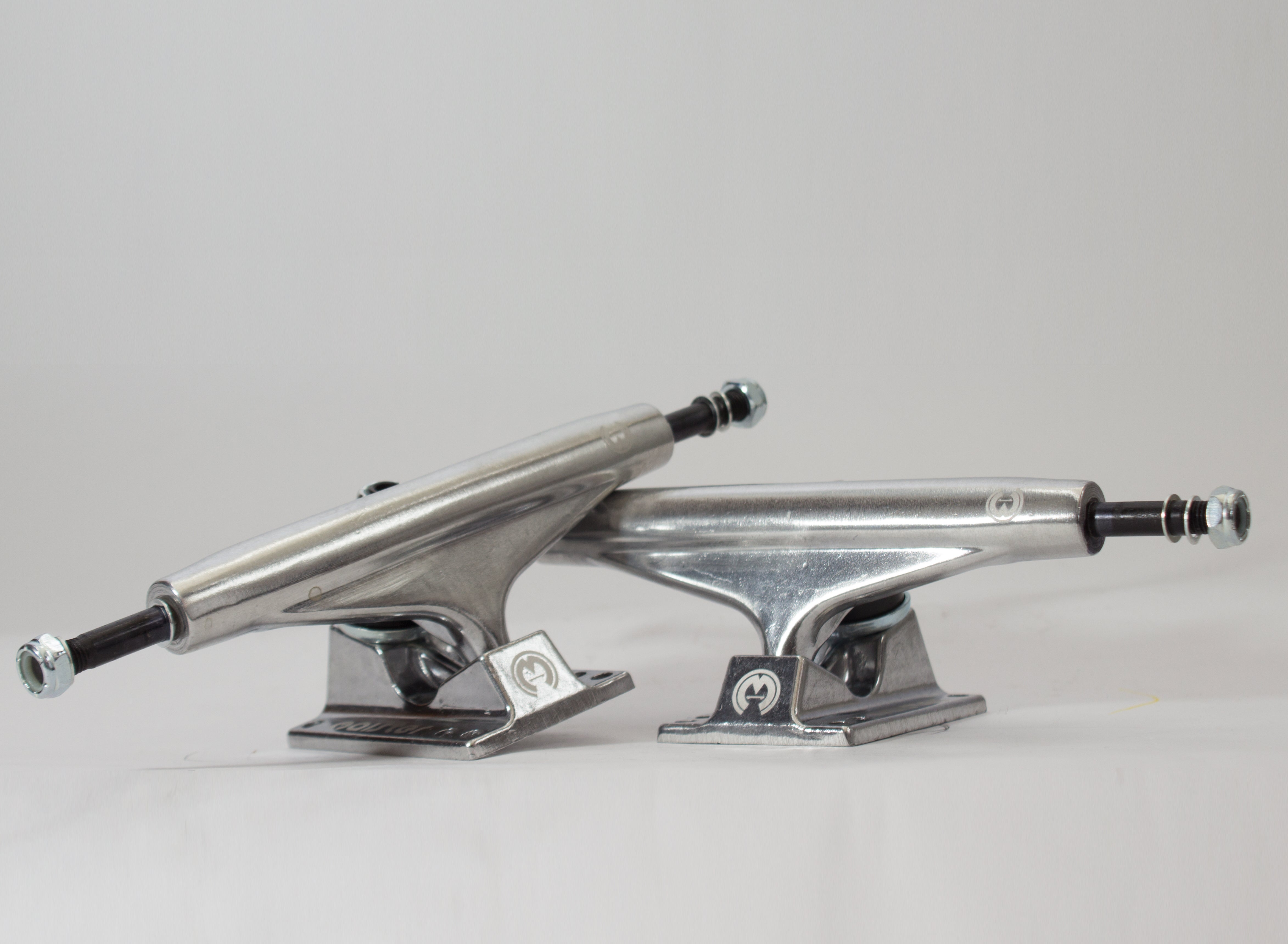 TRUCKS 149mm Silver